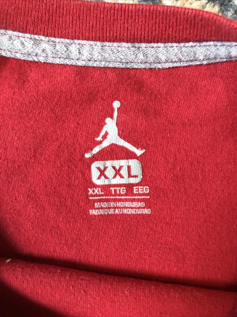 Vintage Air Jordan Center Logo Mens Red And Black Graphic Tee Shirt Size XXL